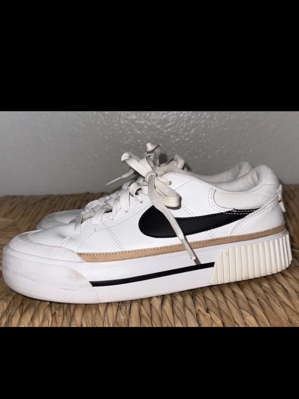Women's Nike Court Visit Legacy Lift Casual Shoes Size 8